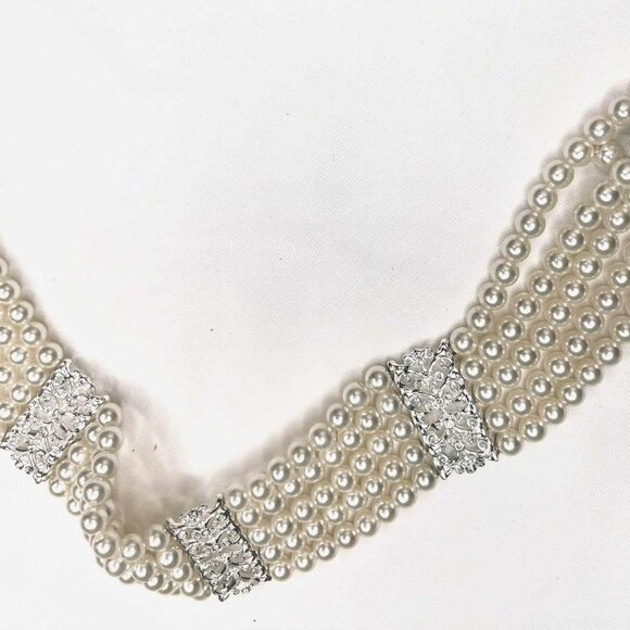 Vintage Faux Pearl Multi-Strand Choker with Ornate Silver Panels – 32–40 cm - Picture 2 of 8